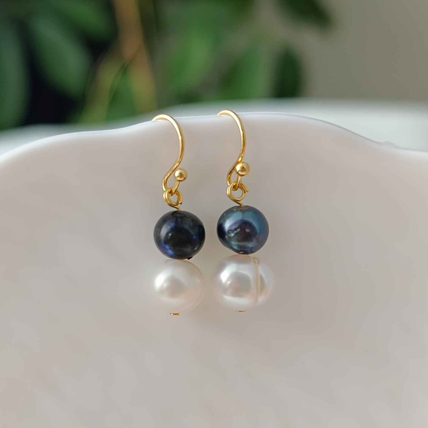 Women's Natural Freshwater Pearls Drop Earrings, Unisex